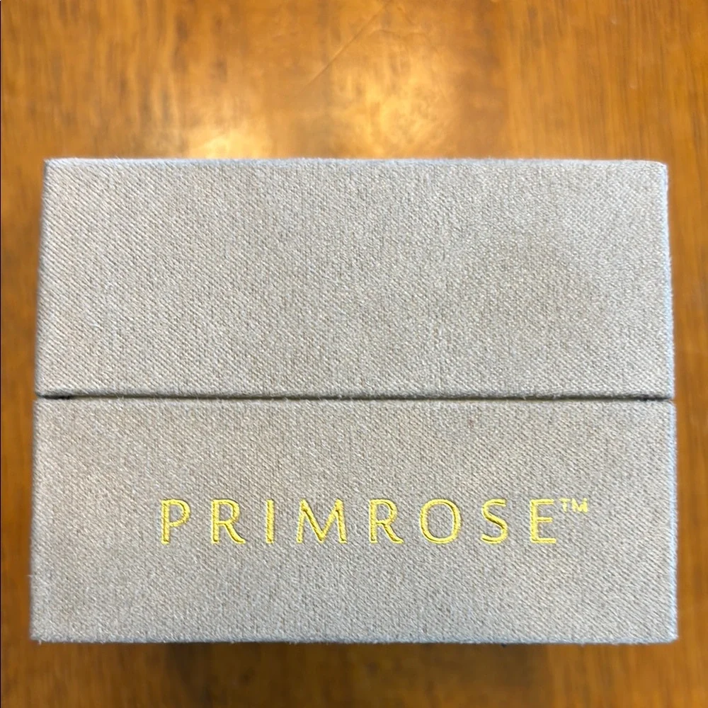 Elegant Silver Cross Necklace with Cubic Zirconia - Picture 2 of 3